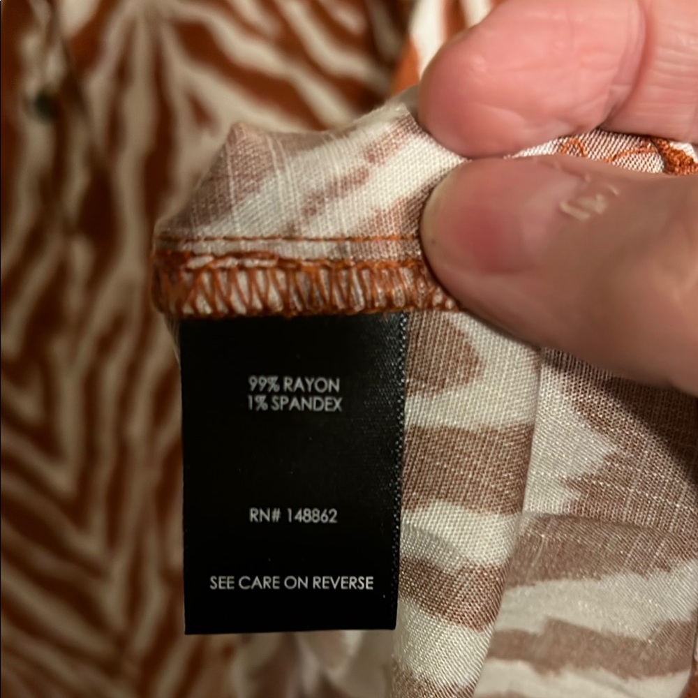 Torrid Brown and White Sleeveless Graphic Top - Picture 7 of 9